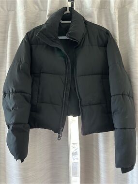 Black Puffer Jacket Cropped